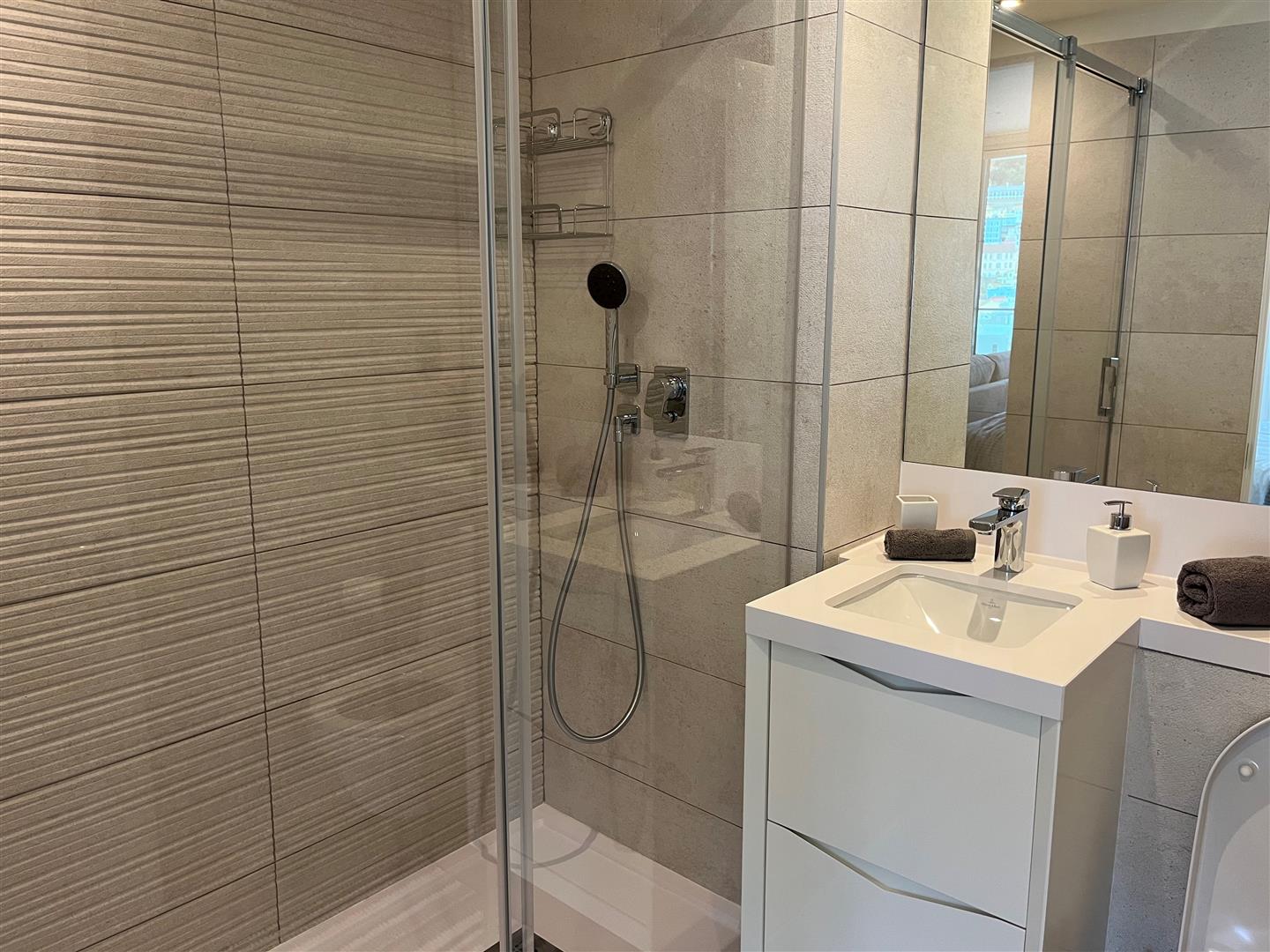  Image of Apartment - 1 Bathrooms for Rental in EuroCity-Gibraltar, Image 9